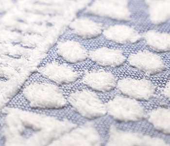 ジャカード織（柄を織り込む）